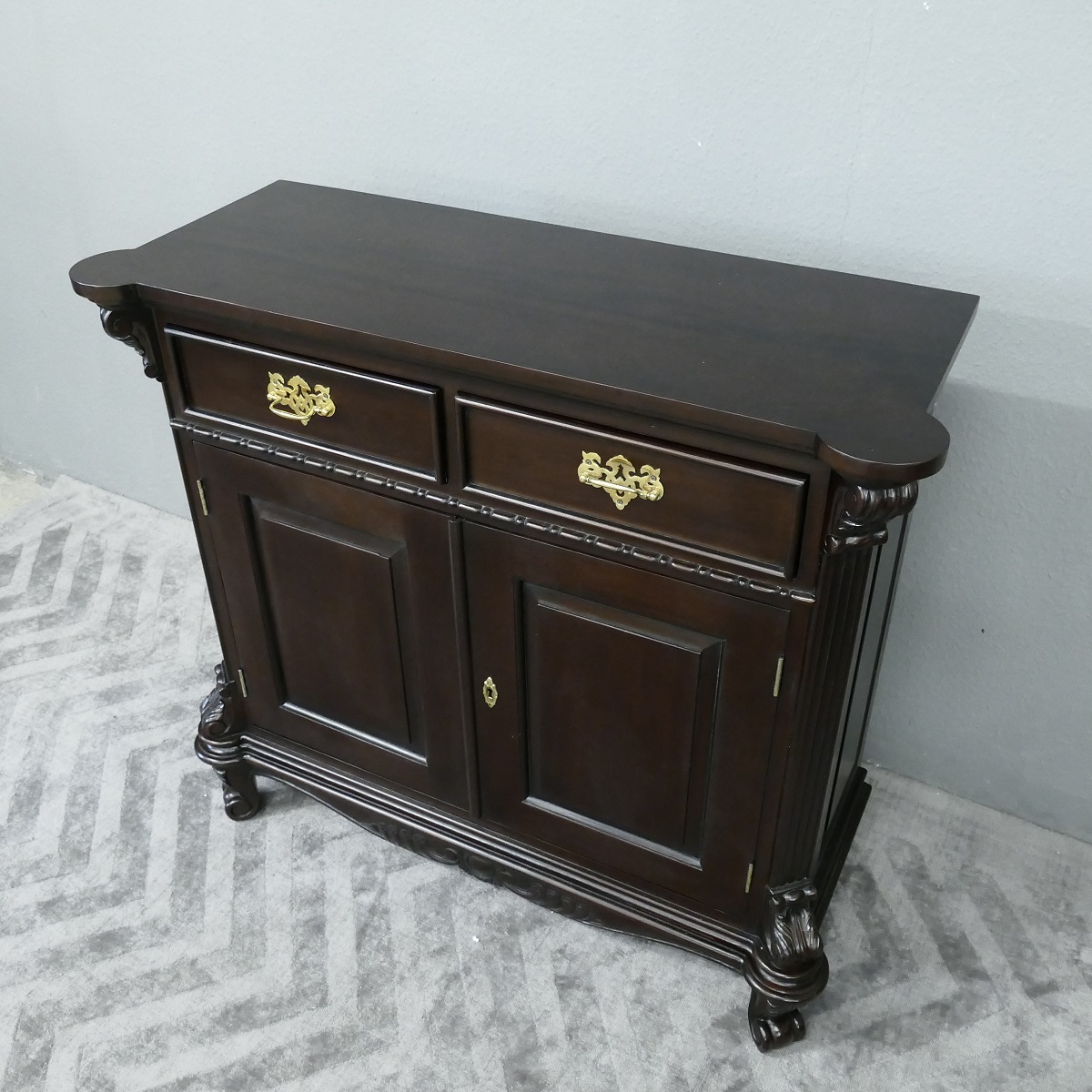 Schrank Buffet Kommode Sideboard massiv Mahagoni Farbe brown Walnuss 