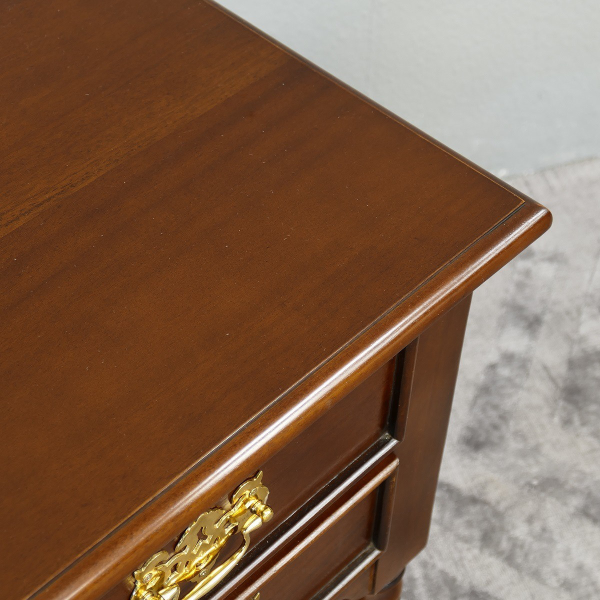 Beistelltisch Konsole Nachttisch massiv Mahagoni dark brown Walnuss