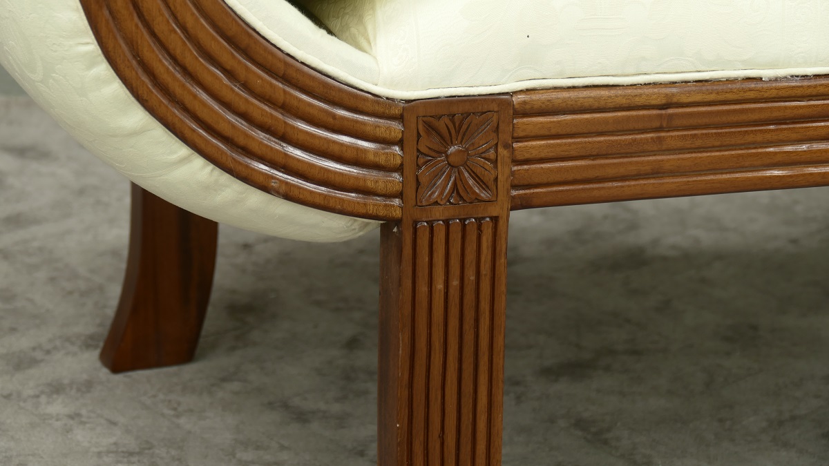 Edle Couch Recamiere Ottomane im Antikdesign Mahagoni lightbrown Walnuss, Textil
