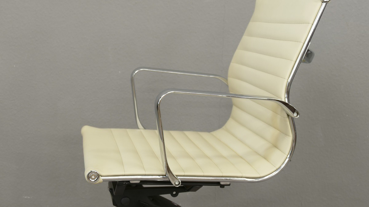 Büro Bürostuhl Schreibtischstuhl Schreibtischsessel Chefsessel Farbe beige