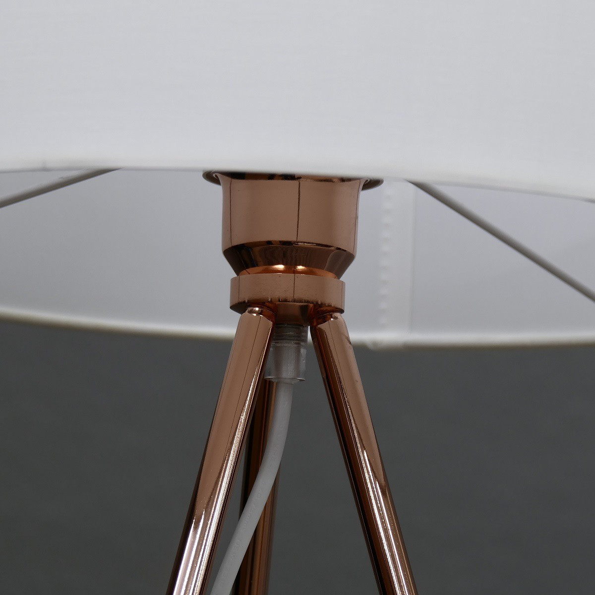 Lampe Leuchte Tischleuchte Tischlampe Tripod Kupfer
