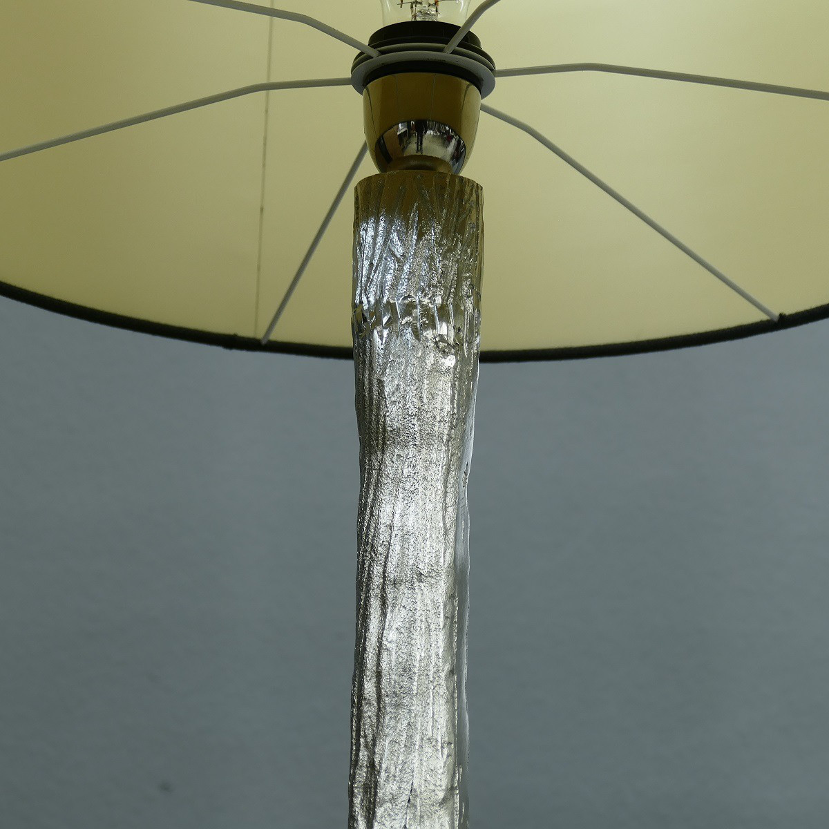 Designer Leuchte Stehleuchte Lampe Stehlampe Silber / Black Höhe 66 cm 