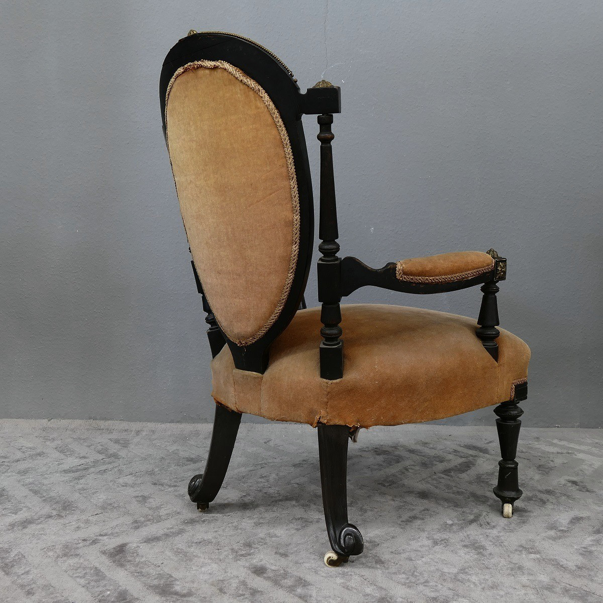 Antik Polstersessel Sessel Stuhl mit Armlehnen Nordfolk um 1890 handgeschnitzt