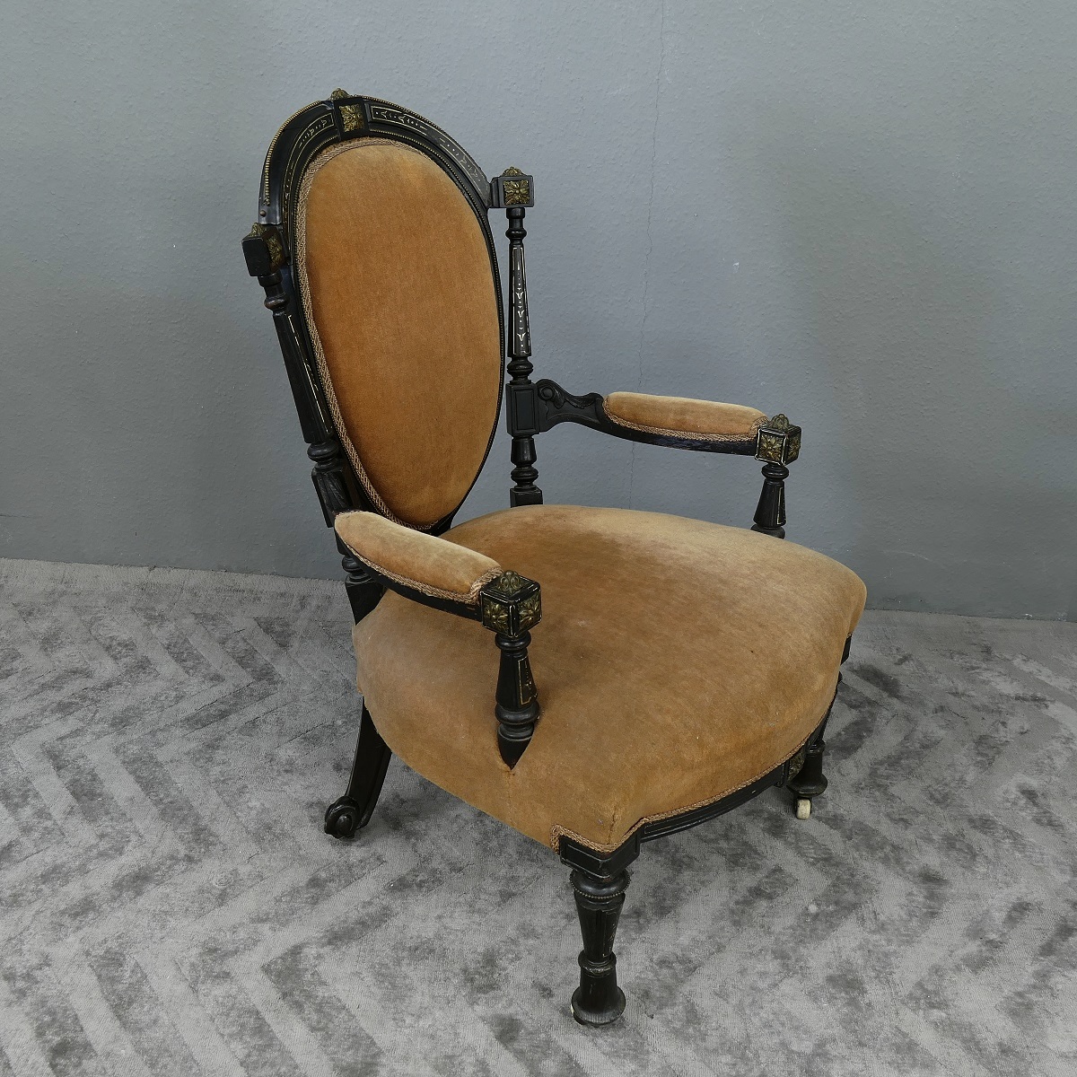 Antik Polstersessel Sessel Stuhl mit Armlehnen Nordfolk um 1890 handgeschnitzt