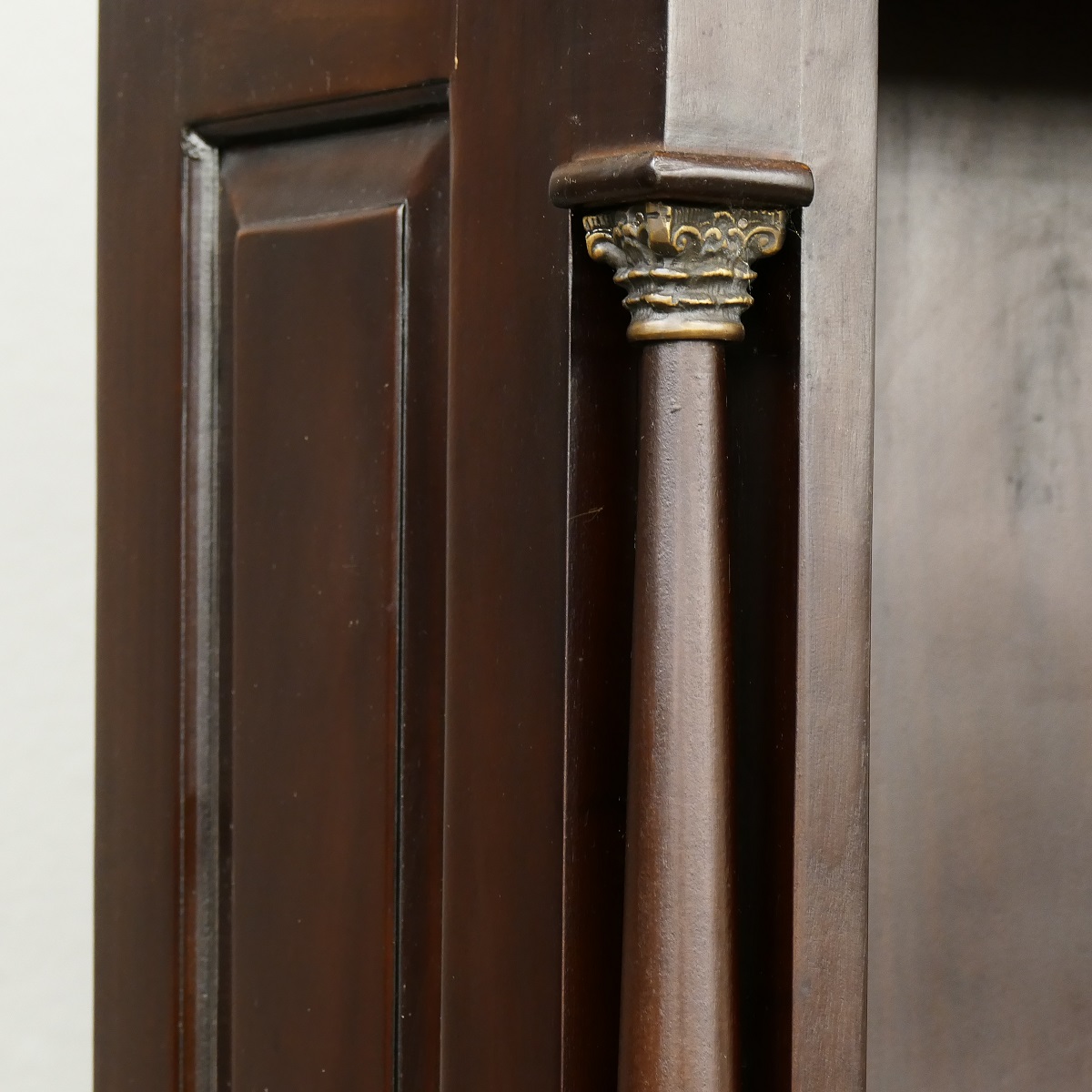 Wunderschönes Buchregal Bücherschrank Bücherregal Regal aus massiv Mahagoni