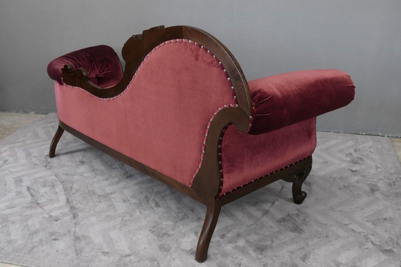 Das Highlight in jedem Raum ist diese Couch Recamiere Ottomane Mahagoni
