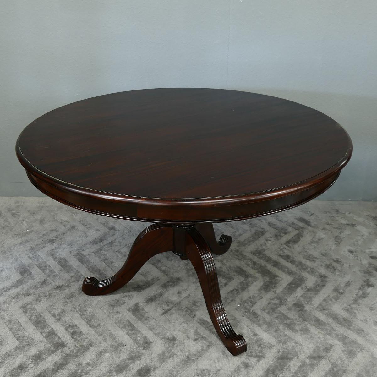 Esstisch Tisch rund massiv Mahagoni premium Qualität 125 cm Durchmesser