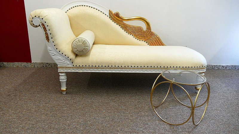 The Recamiere of Princess Ottomane Couch massiv Mahagoni Handarbeit