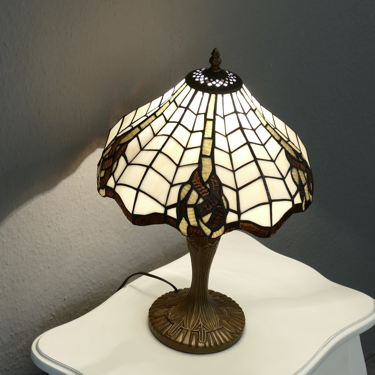 Tiffany Tischlampe Messingfuss ausgefallenes Dekor Leuchte Höhe 45 cm