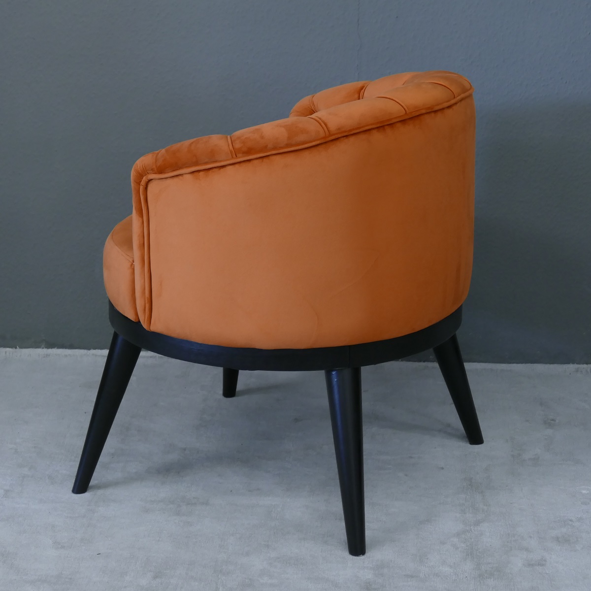Wunderschöner Sessel rund Samt Farbe orange