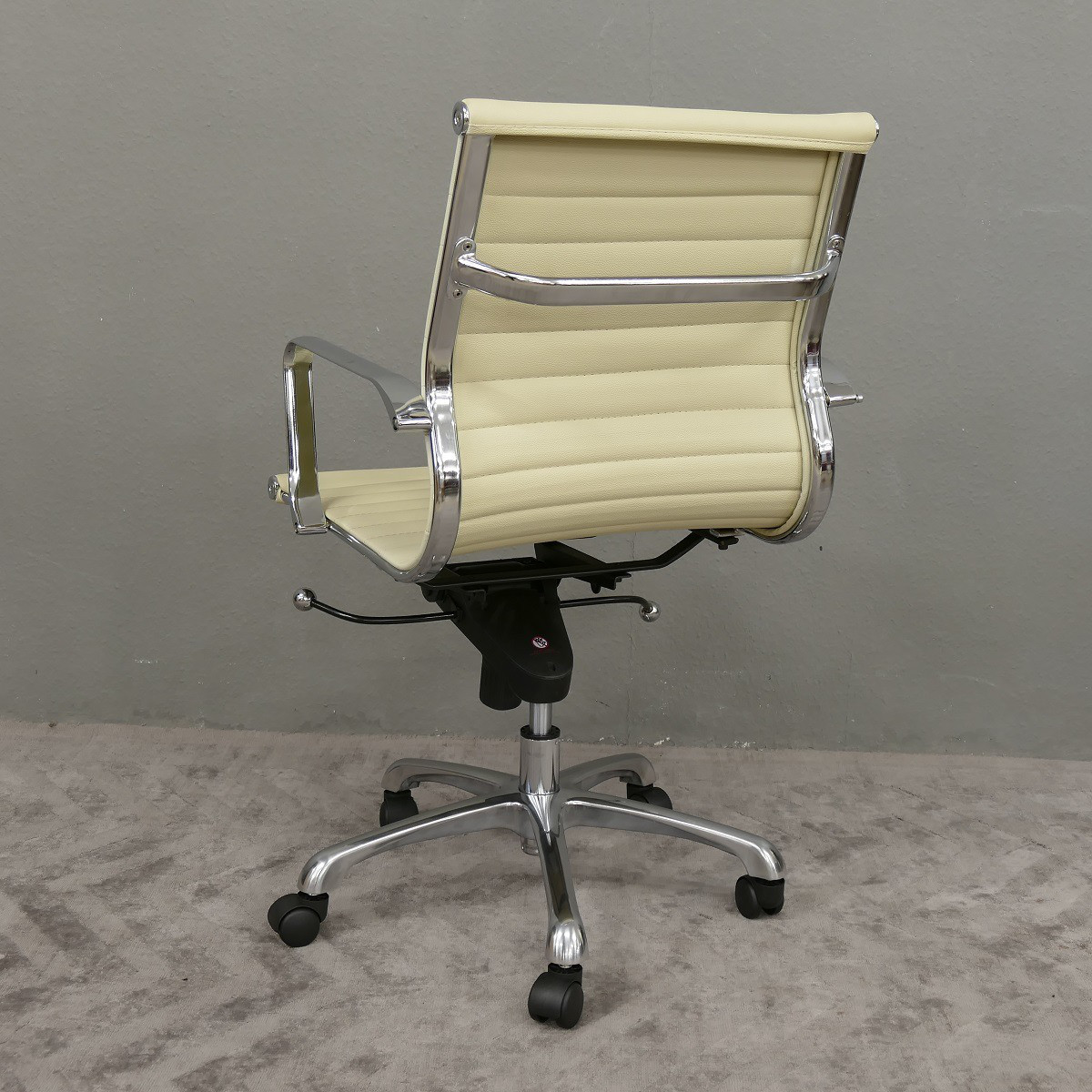 Büro Bürostuhl Schreibtischstuhl Schreibtischsessel Chefsessel Farbe beige