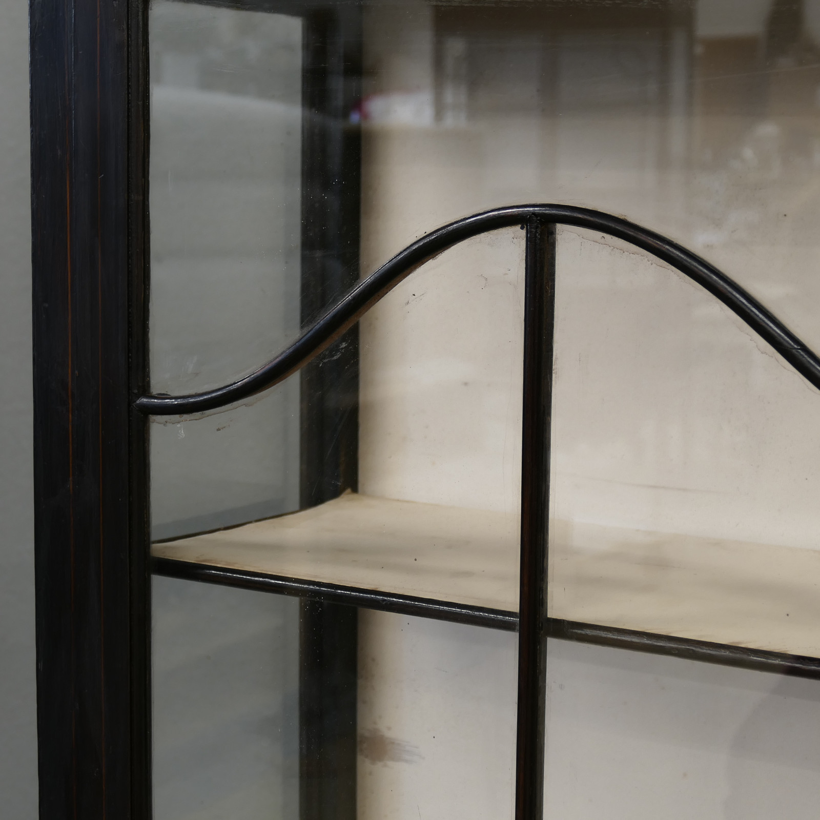 Englische Vitrine Windsor Schrank Vitrinenschrank Mahagoni Antik um 1890