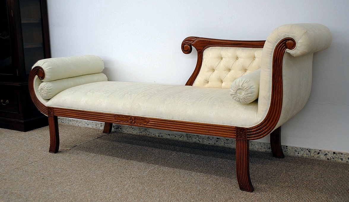 Edle Couch Recamiere Ottomane im Antikdesign Mahagoni lightbrown Walnuss, Textil