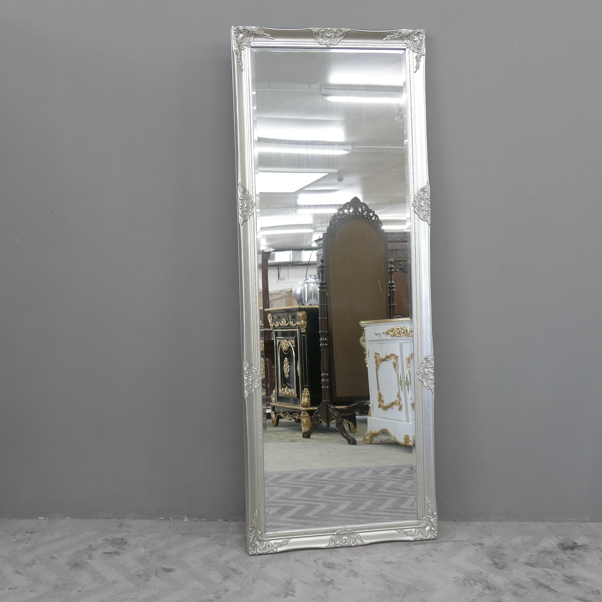 Grosser Spiegel Wandspiegel Farbe Shiny Silber mit Facettenschliff 70 x 185 cm