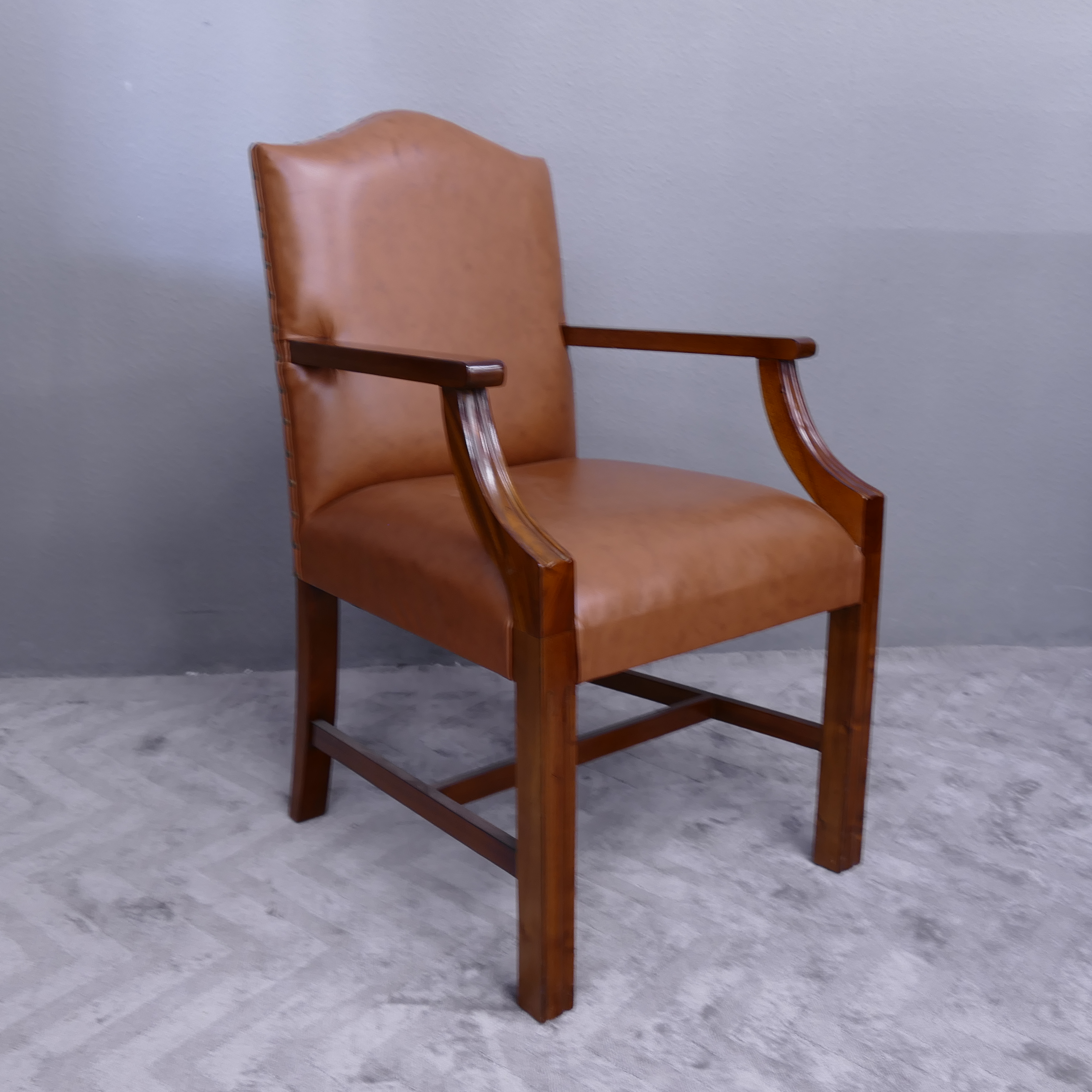 Wunderschöner Sessel mit Armlehne, Mahagoni, Leder brown