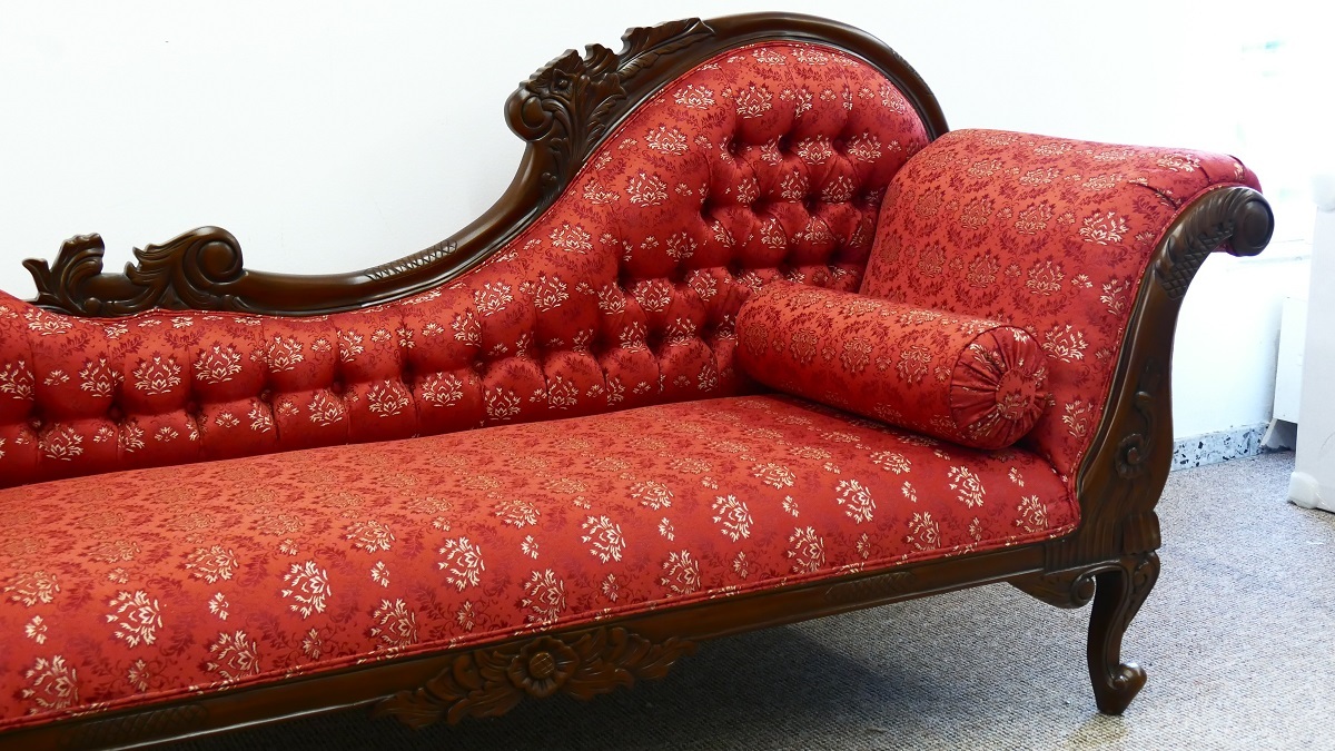 Wunderschöne Couch Recamiere Ottomane Mahagoni brown Walnuss Bezug Textil
