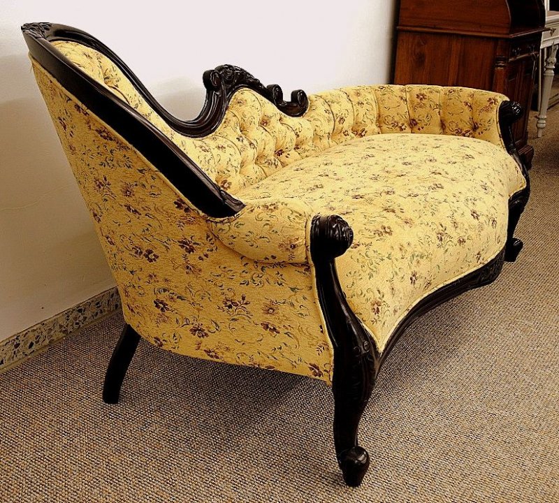 Traumhafte Recamiere Ottomane Couch Mahagoni brown Walnus