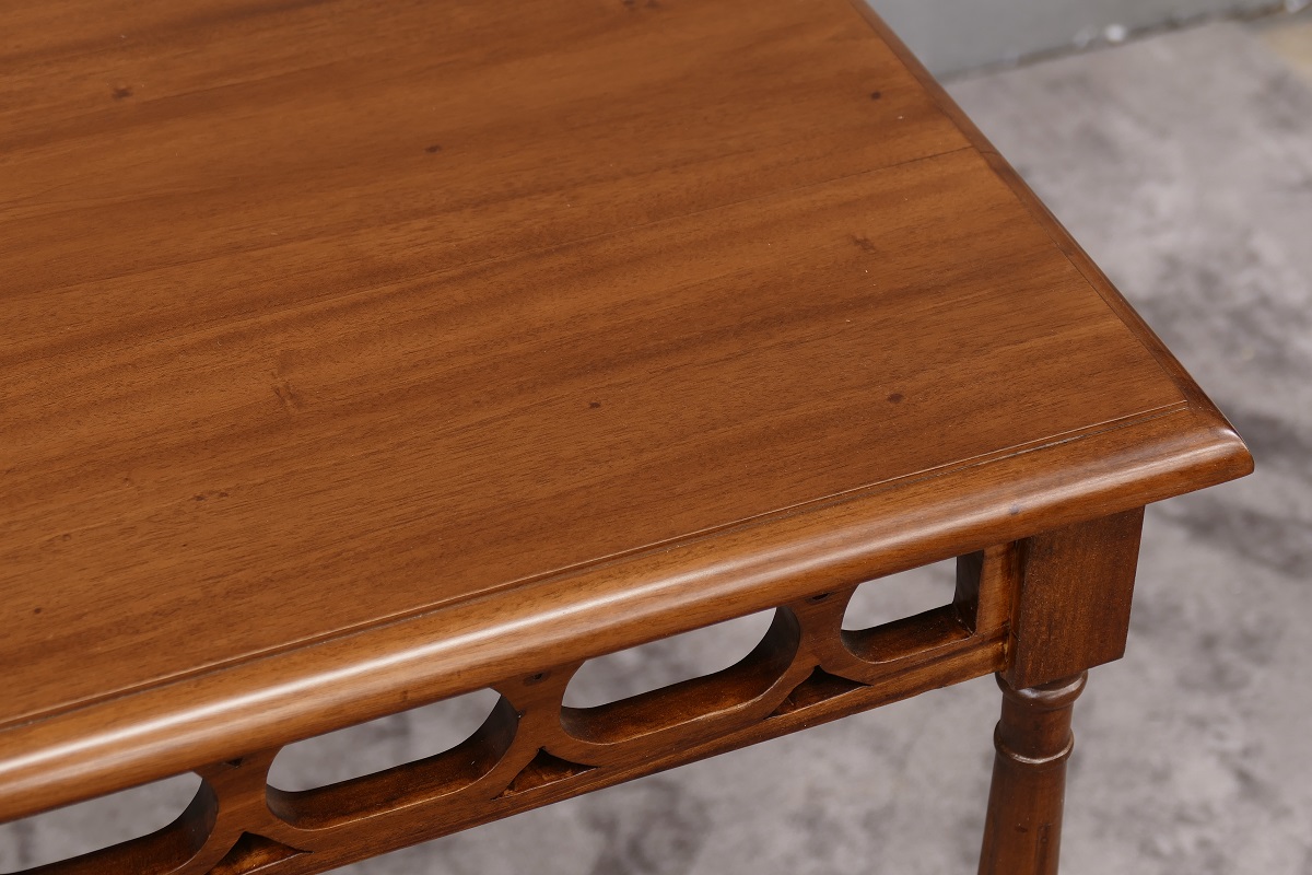 Exclusiver Couchtisch aus massivem Mahagoni NEU Farbe light brown Walnuss