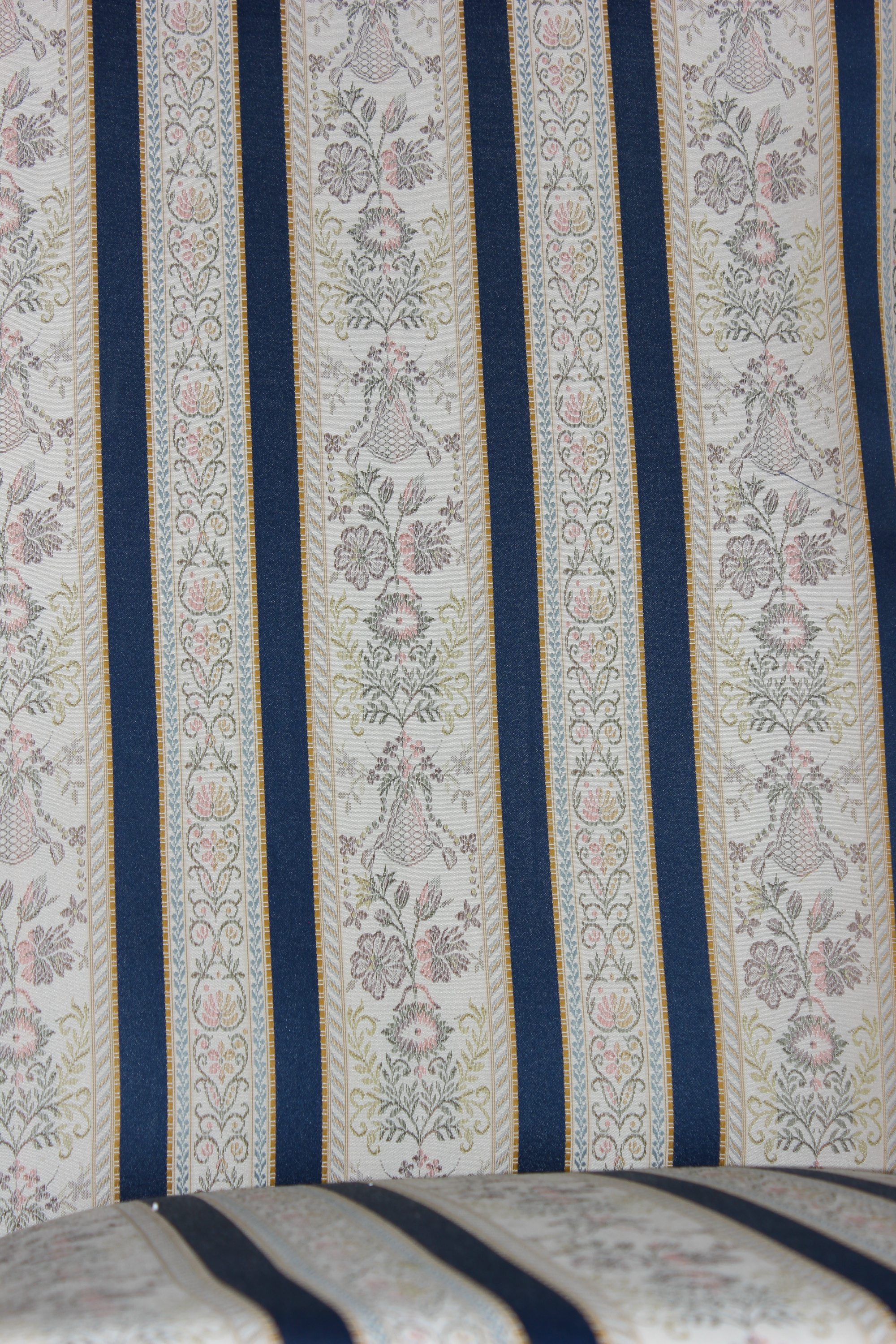 Wunderschöner Sessel Mahagoni Barock brown Walnuss Bezug Textil blau