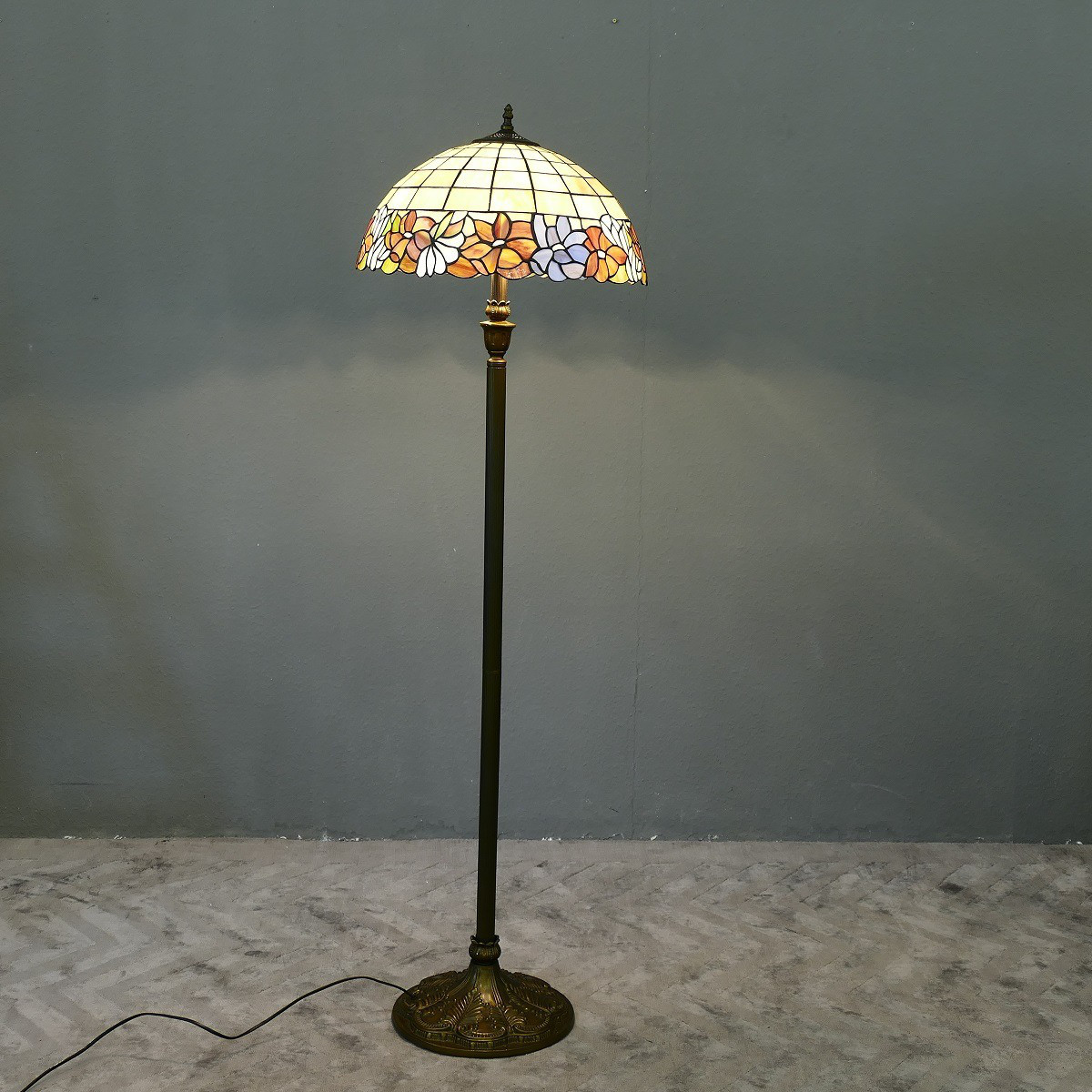 Lampe Leuchte Stehlampe Stehleuchte Tiffany Messingfuss