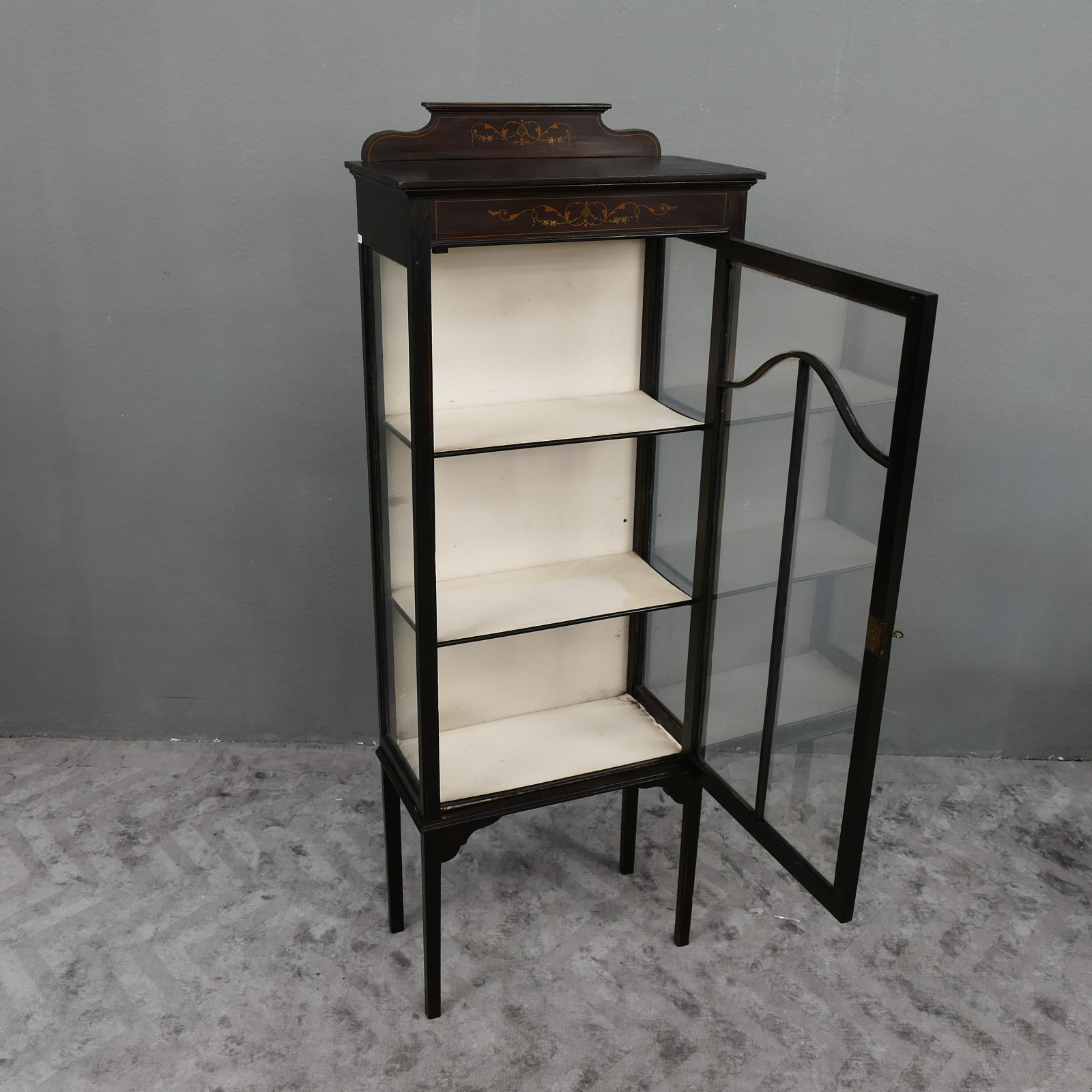 Englische Vitrine Windsor Schrank Vitrinenschrank Mahagoni Antik um 1890