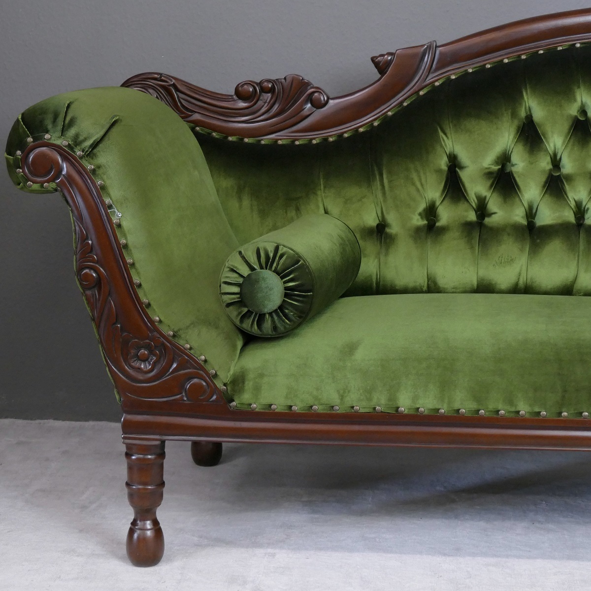 Wunderschöne Recamiere Ottomane Couch Mahagoni