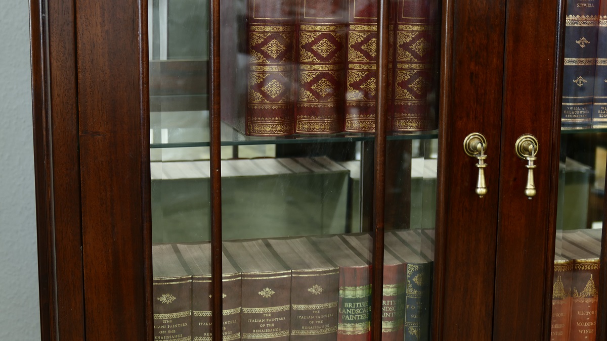 Englischer Vitrine Bücherschrank Oxford Mahagoni Kolonialstil ein Traum
