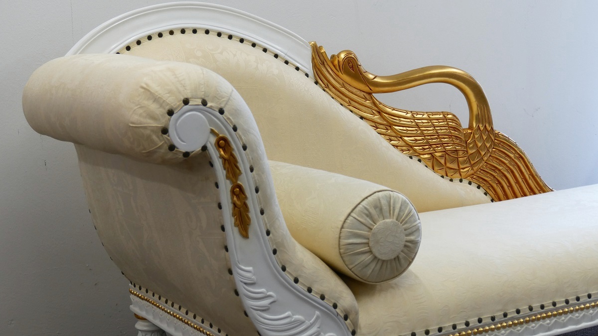 The Recamiere of Princess Ottomane Couch massiv Mahagoni Handarbeit