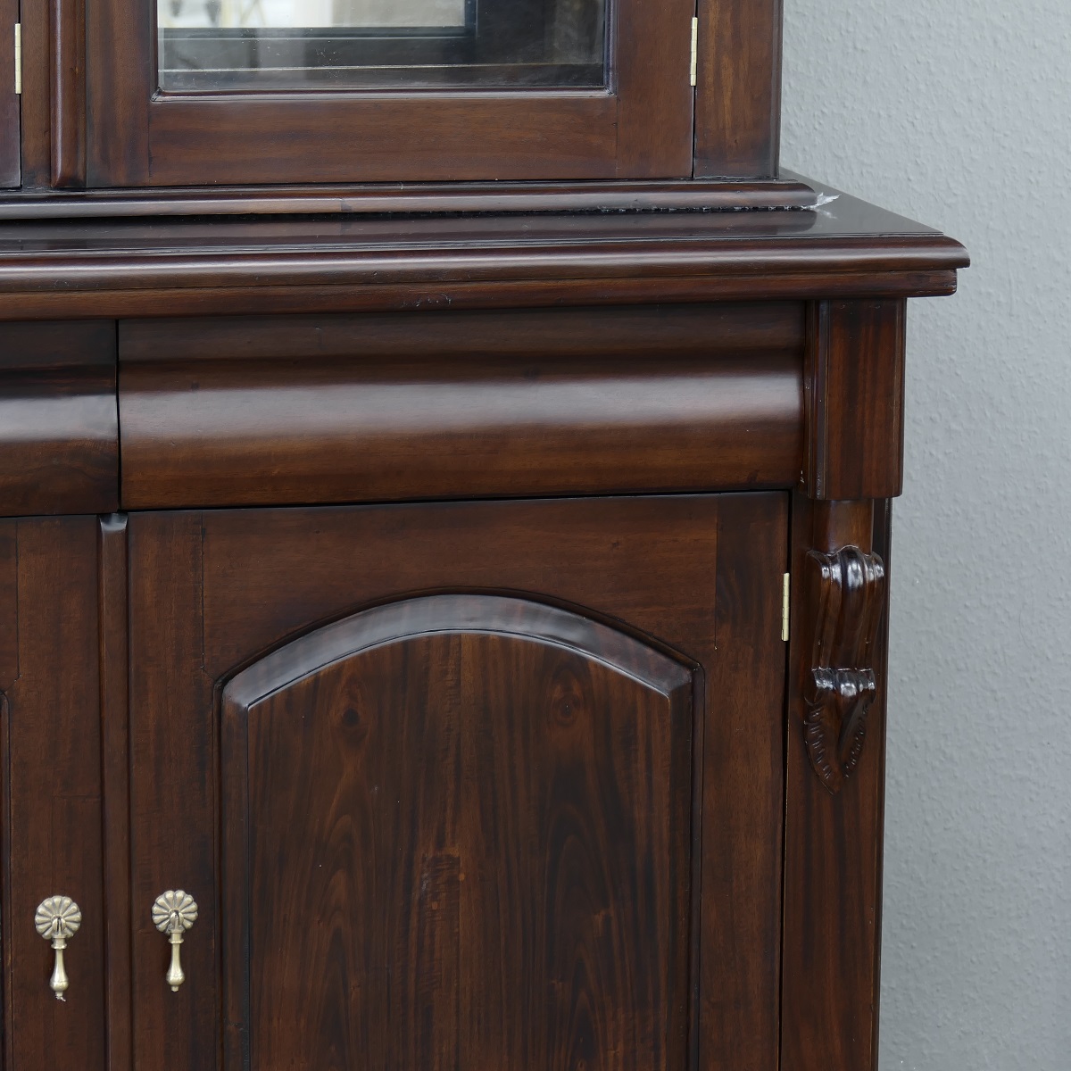 Buffet Schrank Mahagoni massiv Victorianischer Stil