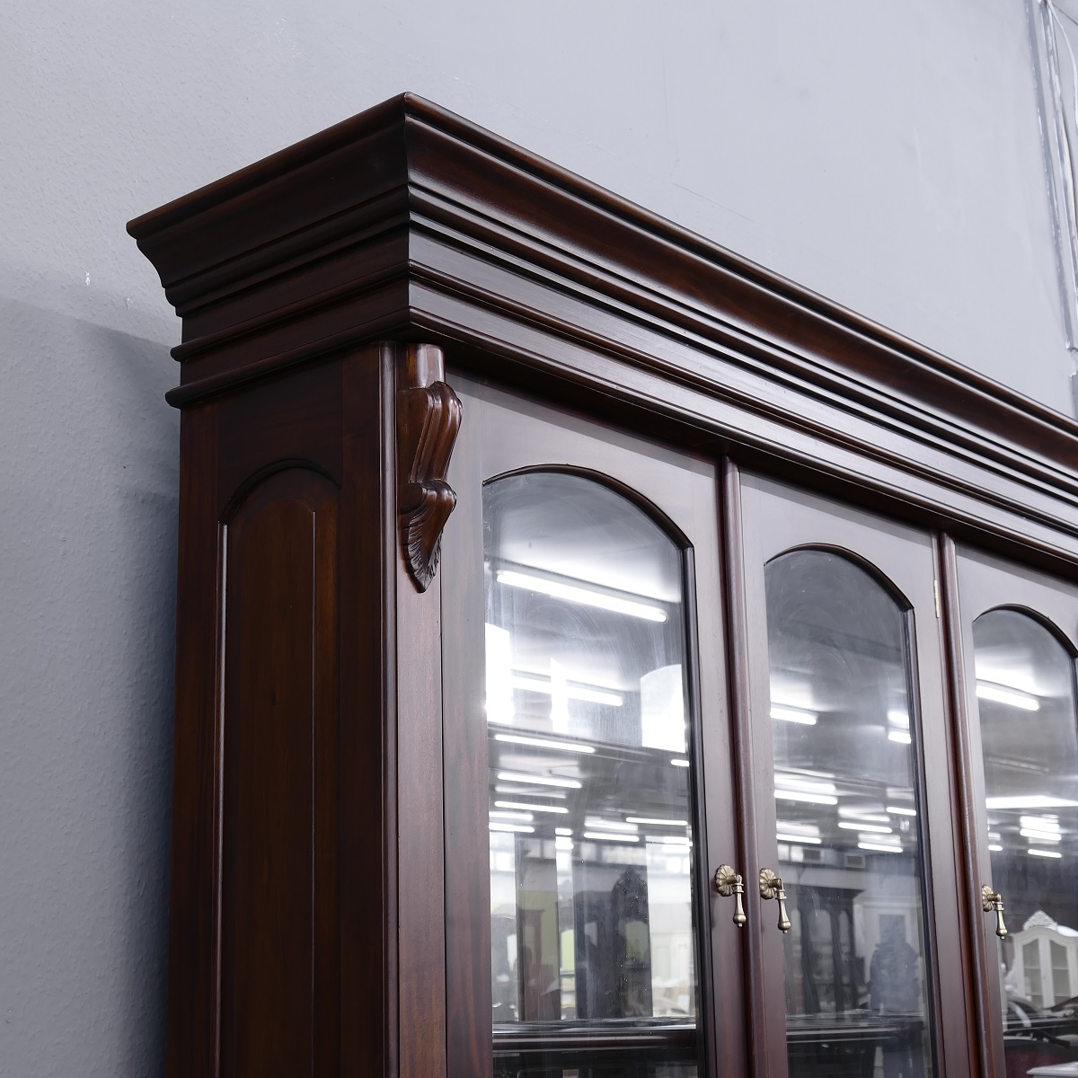 Buffet Schrank Mahagoni massiv Victorianischer Stil