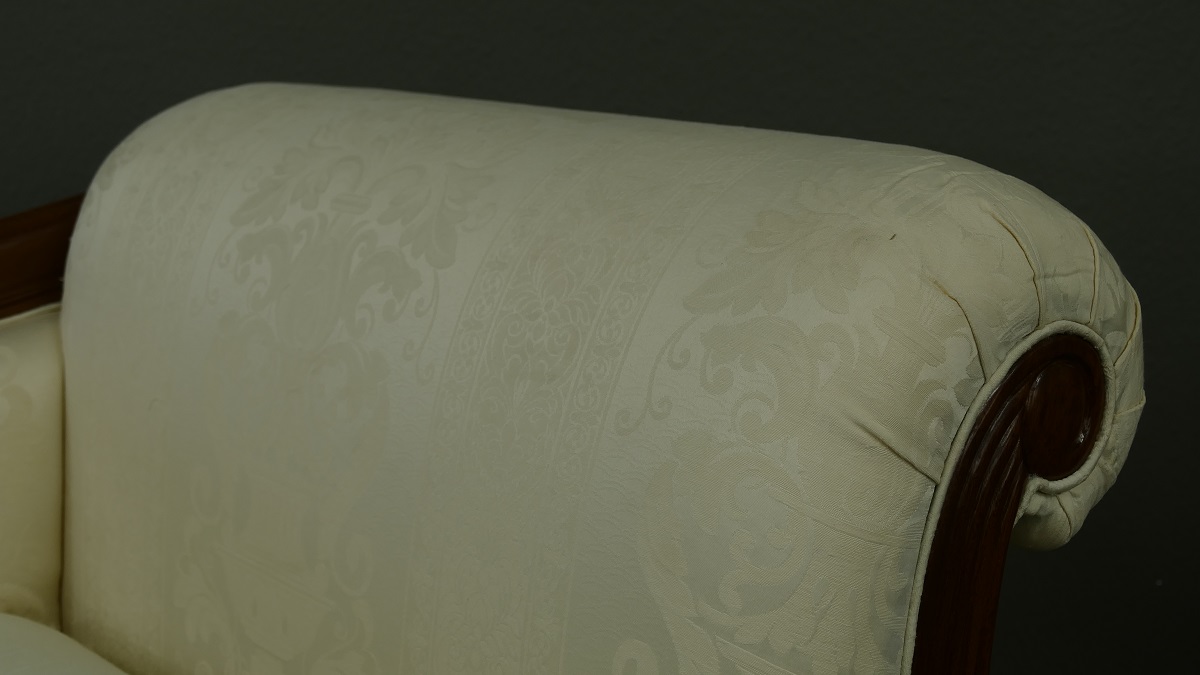 Edle Couch Recamiere Ottomane im Antikdesign Mahagoni lightbrown Walnuss, Textil