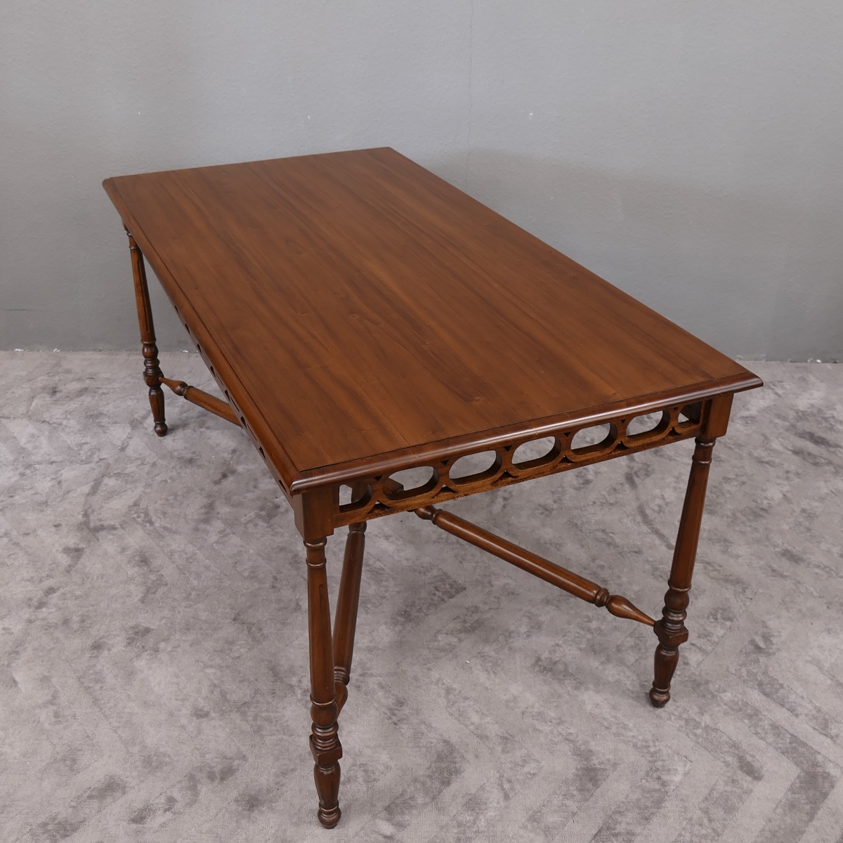 Exclusiver Couchtisch aus massivem Mahagoni NEU Farbe light brown Walnuss