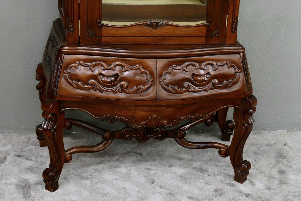 Roccoco Vitrine Schrank massiv Mahagoni ein Traum Farbe brown Walnuss