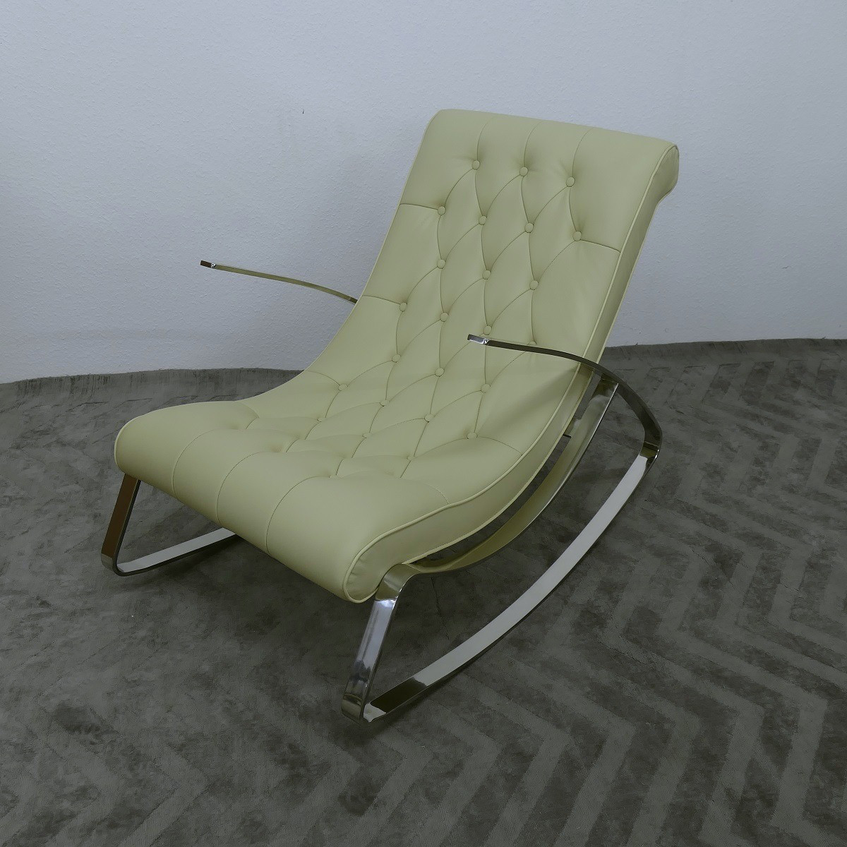 Schaukelstuhl Lounge Liege Sofa Design Klassiker Couch Farbe: Cream