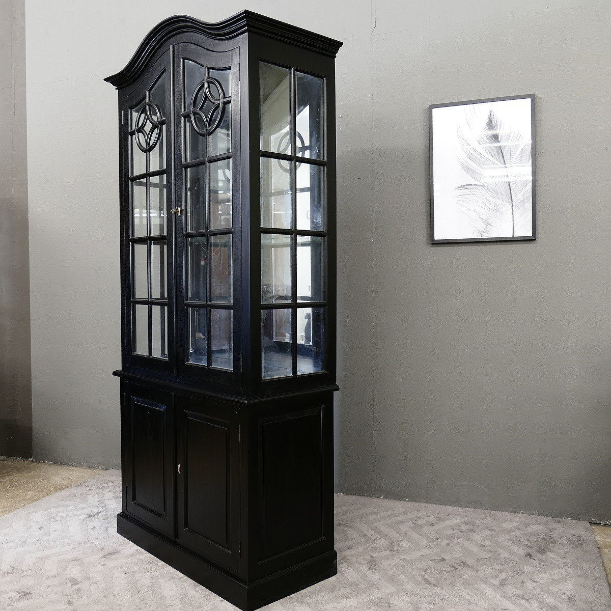 Englische Vitrine Schrank Mahagoni Höhe 230, Breite 104 cm Ausstellungsstück