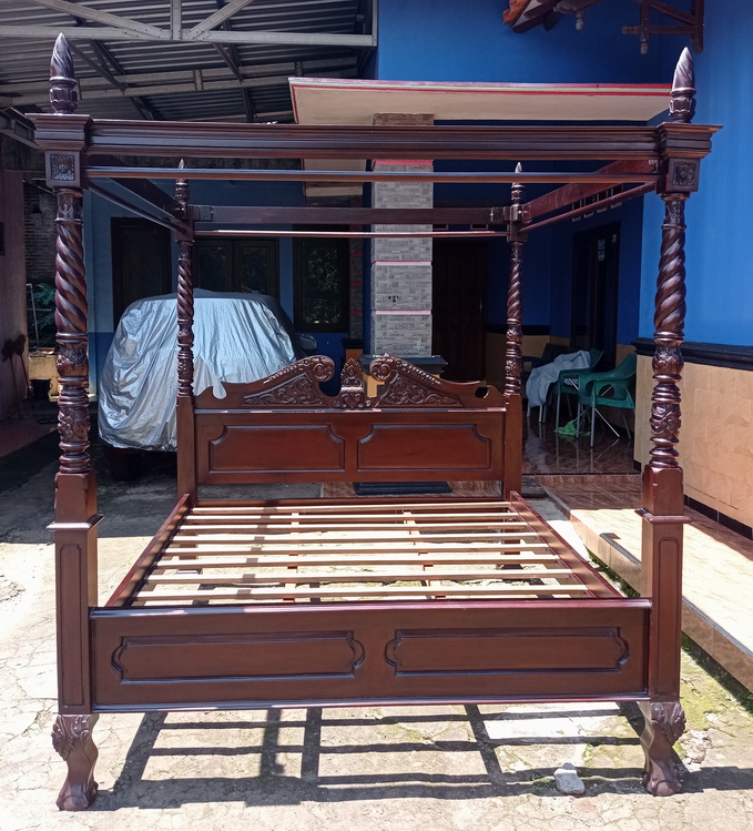 Wunderschönes Bett Chippendale Kolonialstil Mahagoni Matratzengrösse 180 x 200 cm