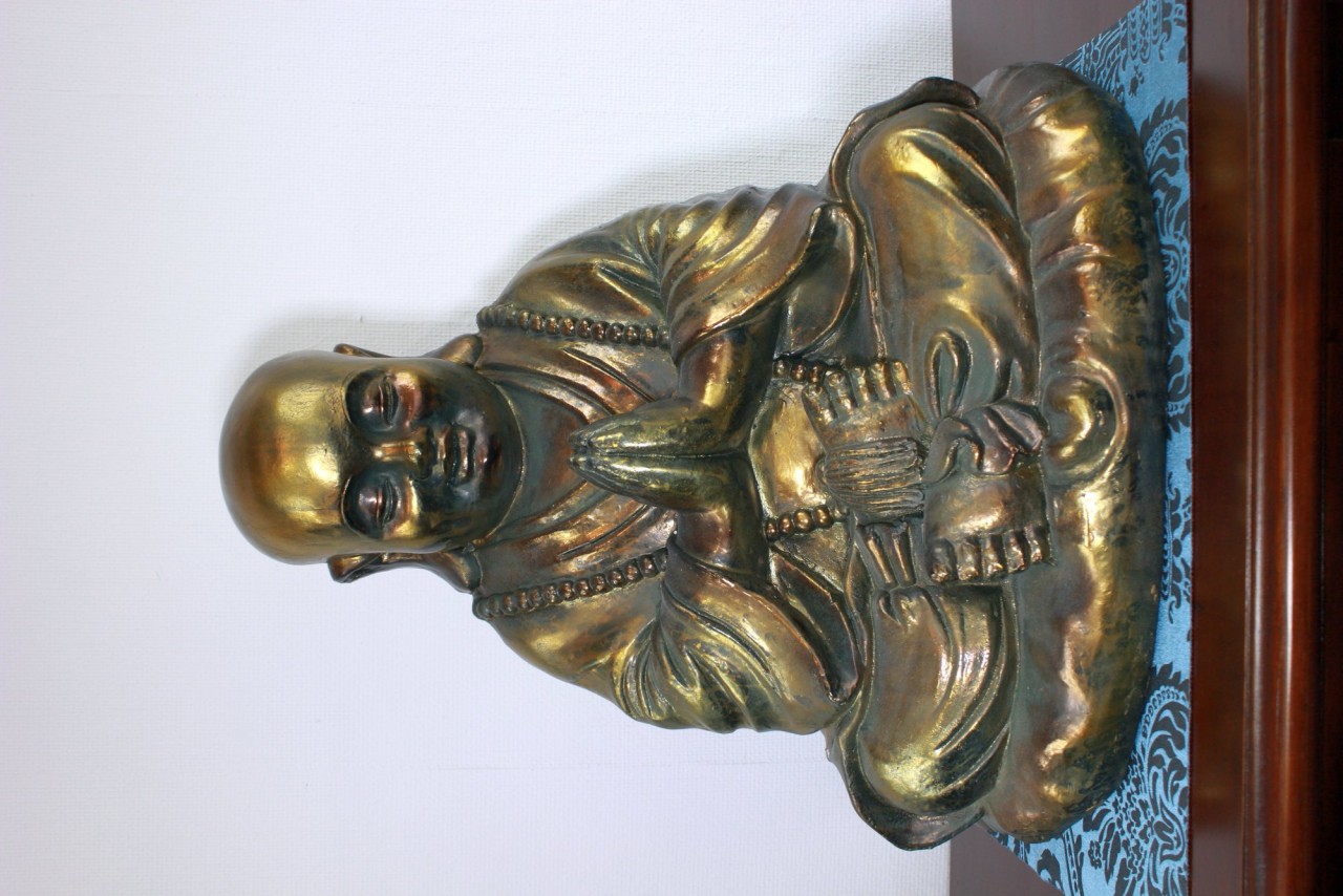 Dekofigur sitzender, betender Buddha Figur Buddha sitzend Höhe 55 cm