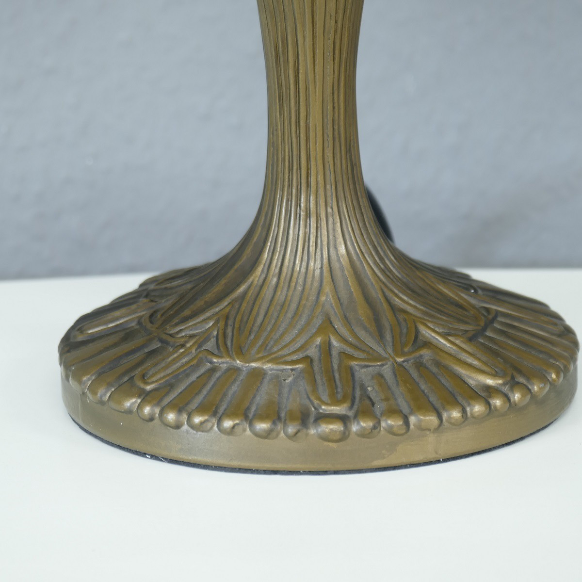 Tiffany Tischlampe Messingfuss ausgefallenes Dekor Leuchte Höhe 45 cm