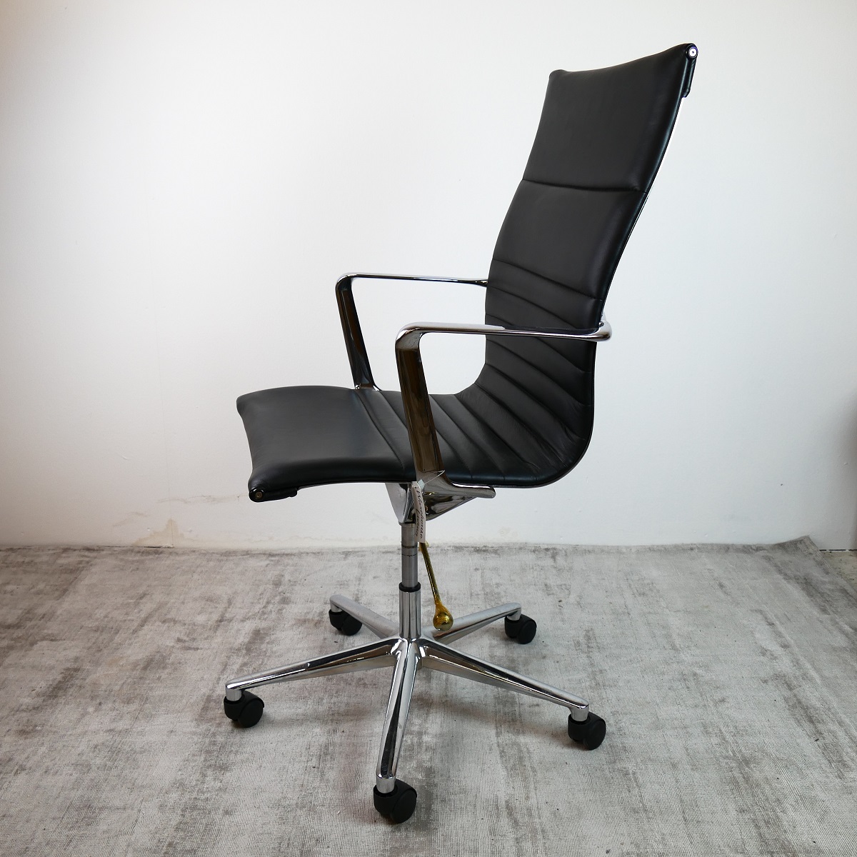 Bürosessel Schreibtischstuhl Schreibtischsessel Chefsessel Farbe schwarz