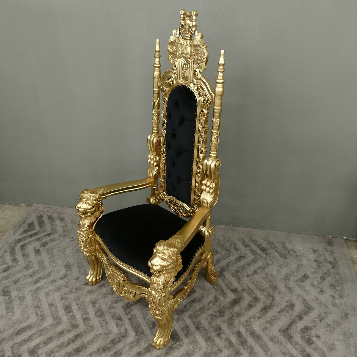 Dekorativer Thron Thronstuhl Sessel Mahagoni Gold Samt schwarz