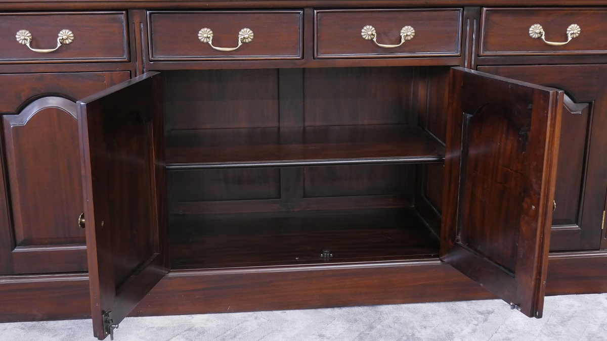 Englischer Chippendale Schrank Buffet Mahagoni Traum