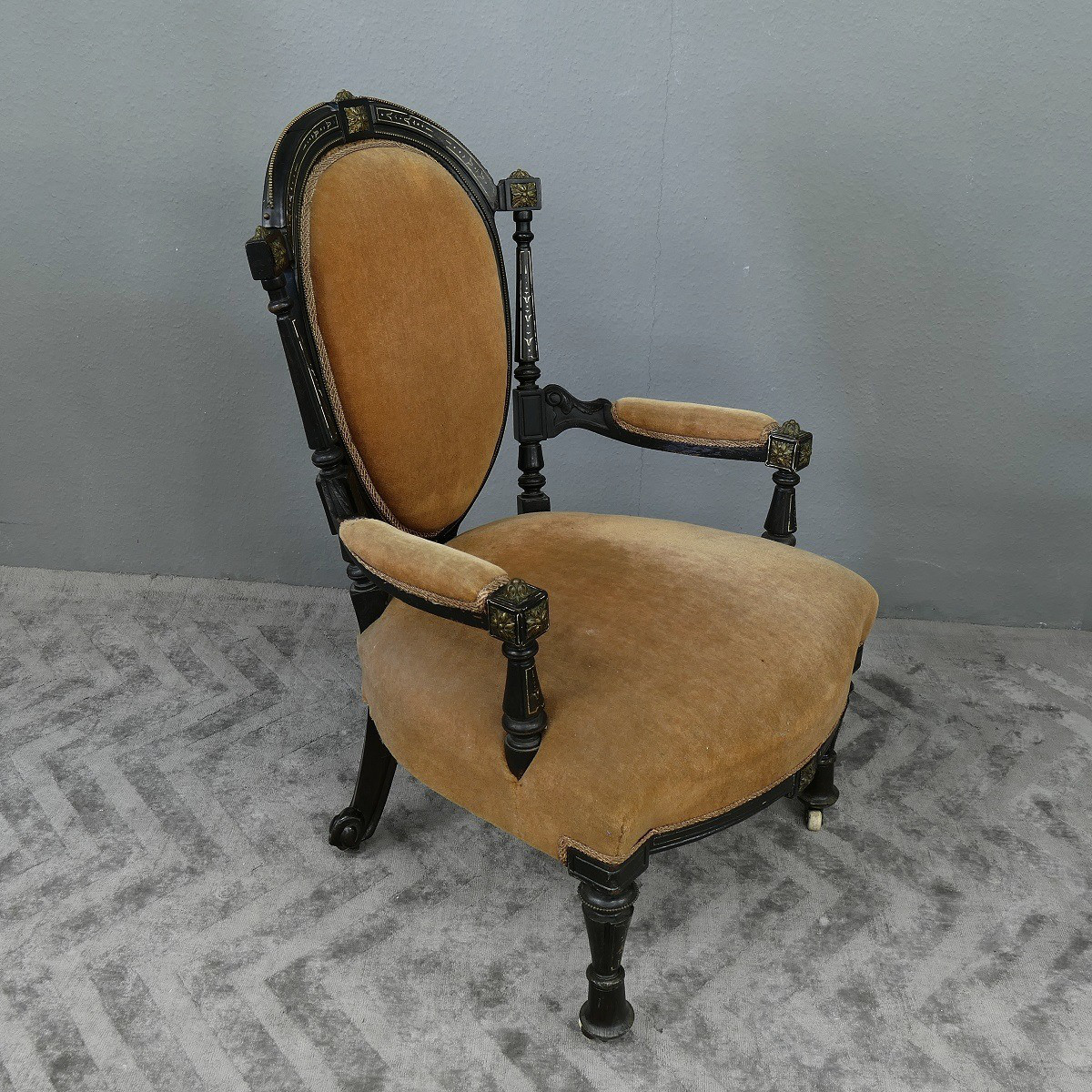 Antik Polstersessel Sessel Stuhl mit Armlehnen Nordfolk um 1890 handgeschnitzt