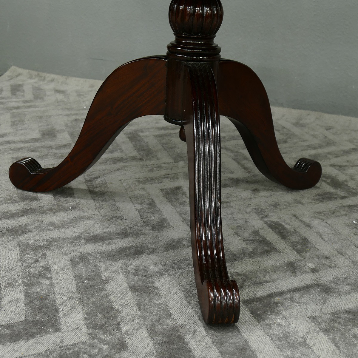Esstisch Tisch rund massiv Mahagoni premium Qualität 125 cm Durchmesser