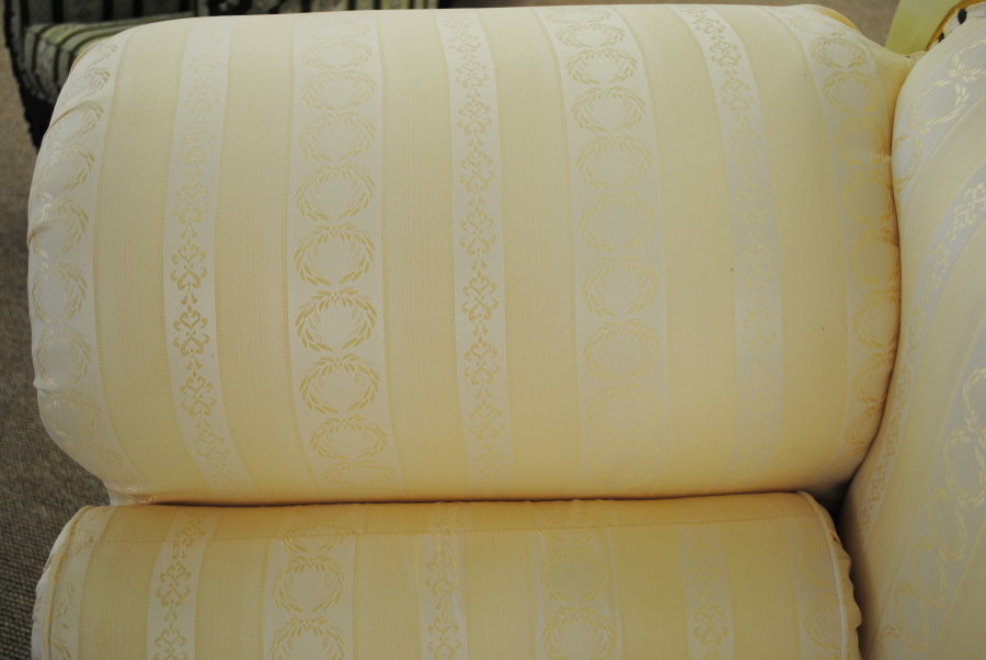 Ottomane Couch Recamiere Holz: massiv Mahagoni in weiß-gold  Stoff textil hell