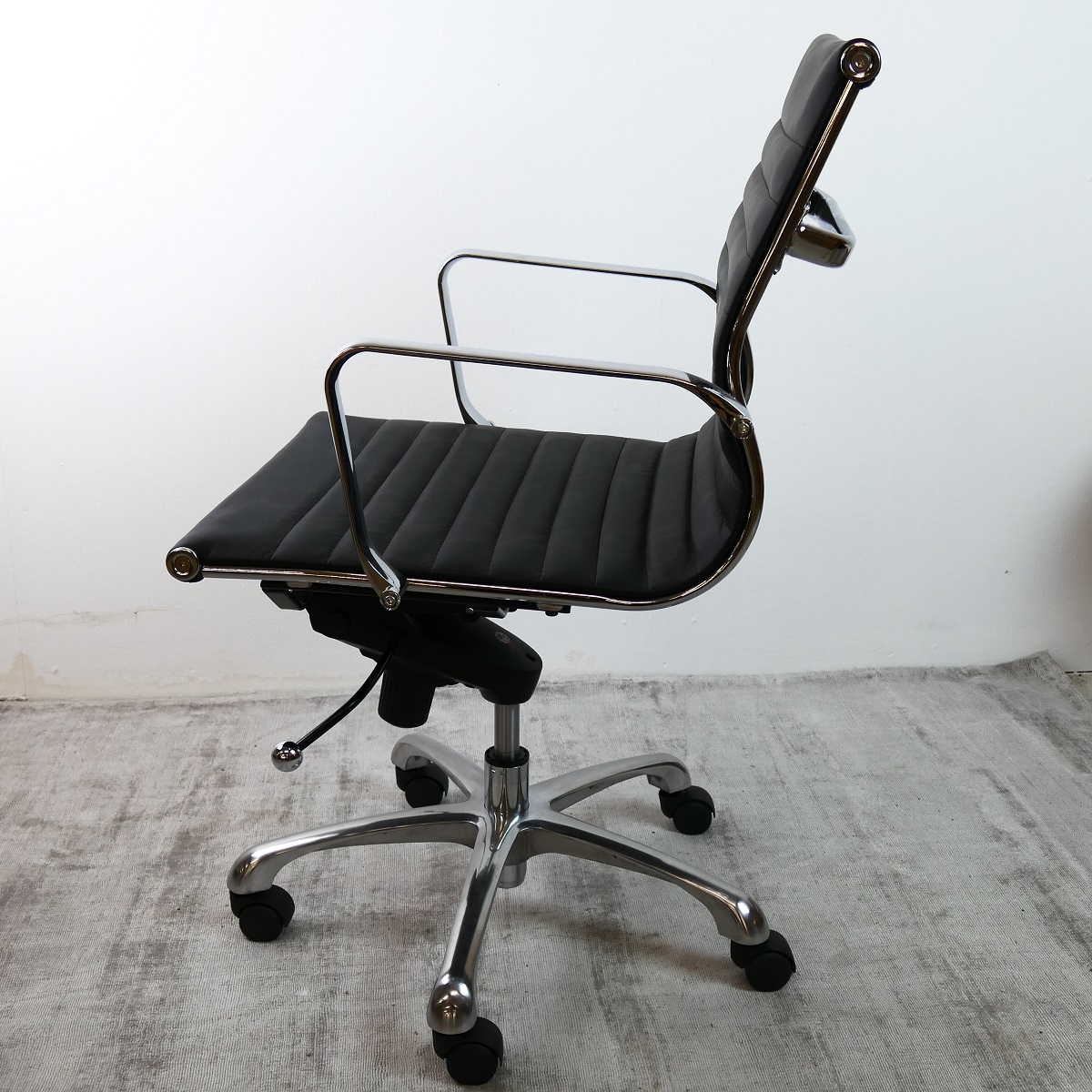 Bürosessel Schreibtischstuhl Schreibtischsessel Chefsessel Farbe schwarz