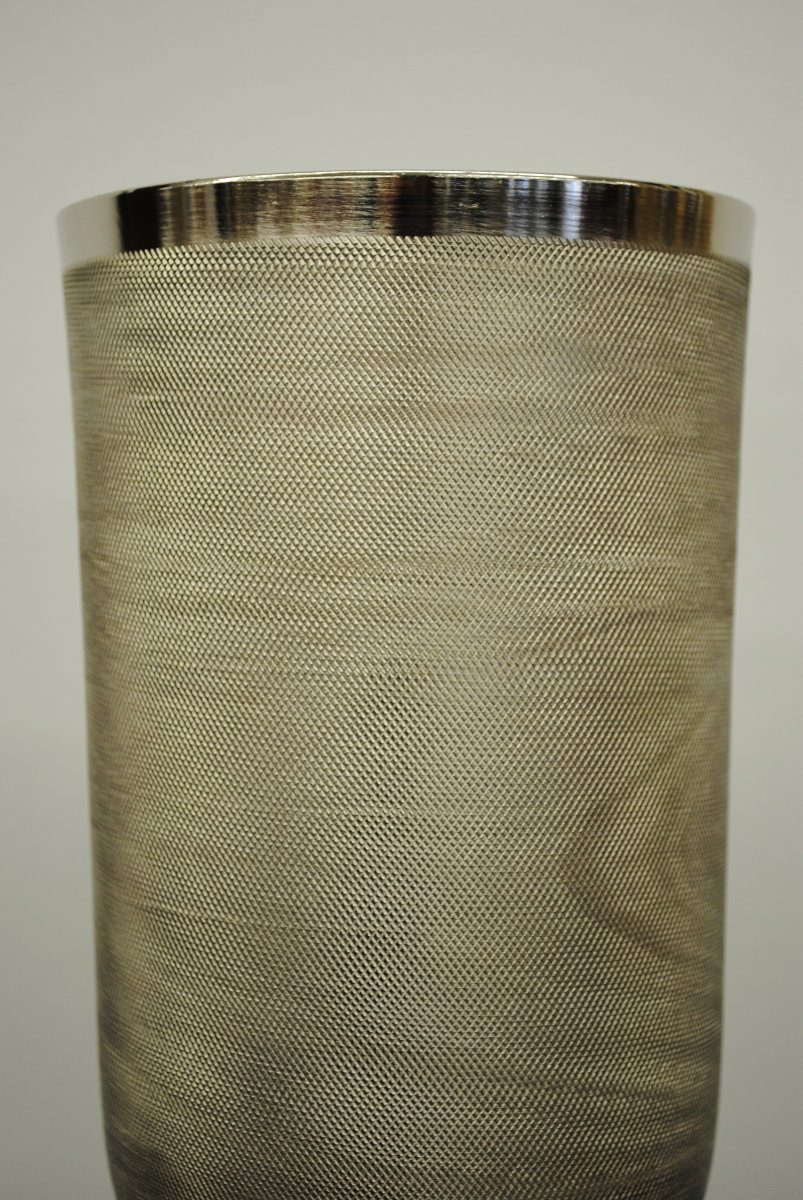 Standvase Vase Übertopf Aluminium gehämmert Farbe Silber
