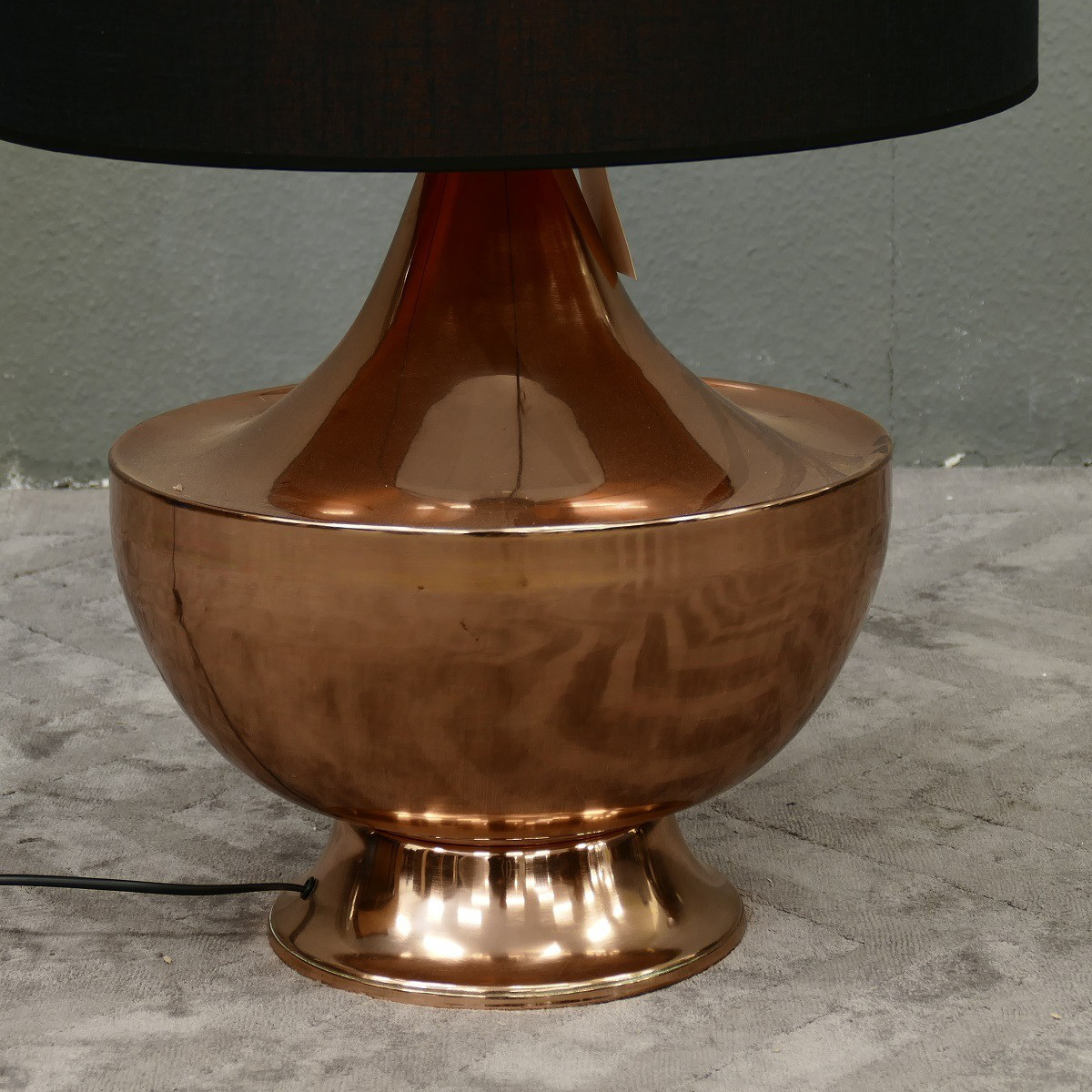 Stylishe Lampe Leuchte Tischleuchte Tischlampe Höhe 80 cm Schirm schwarz rotgold