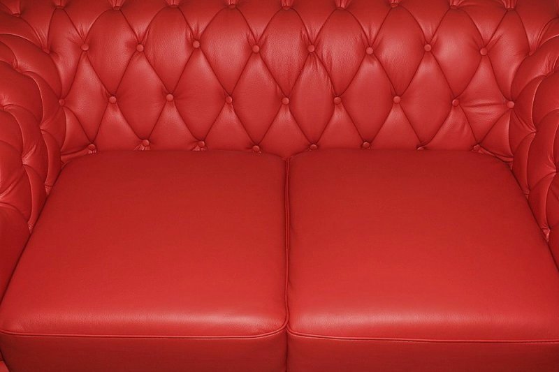 2- Sitzer Modell YS-2008 Sessel Couch Sofa Chesterfield Design Italy Leder rot