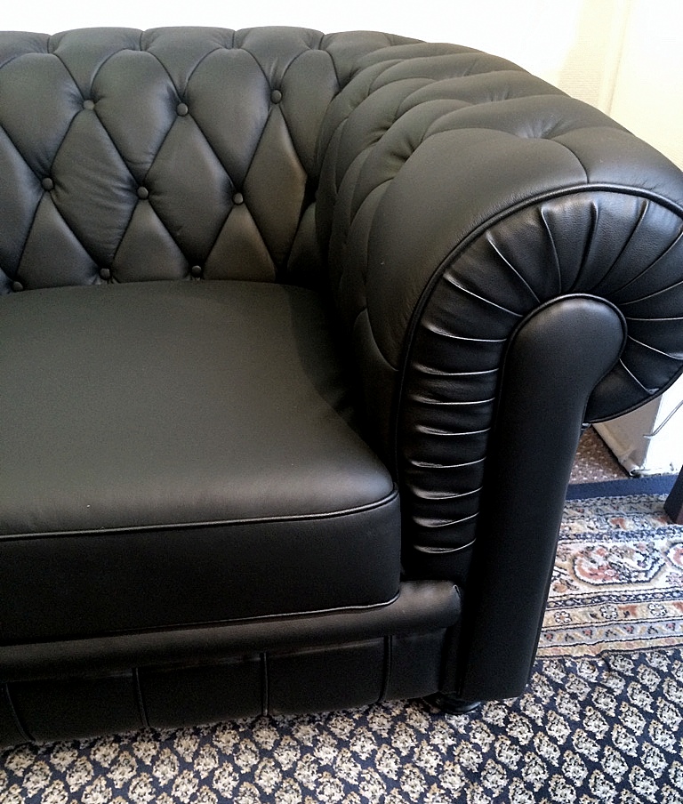 2-Sitzer Modell YS-2008 Sessel Couch Sofa Chesterfield Design Italy Leder black