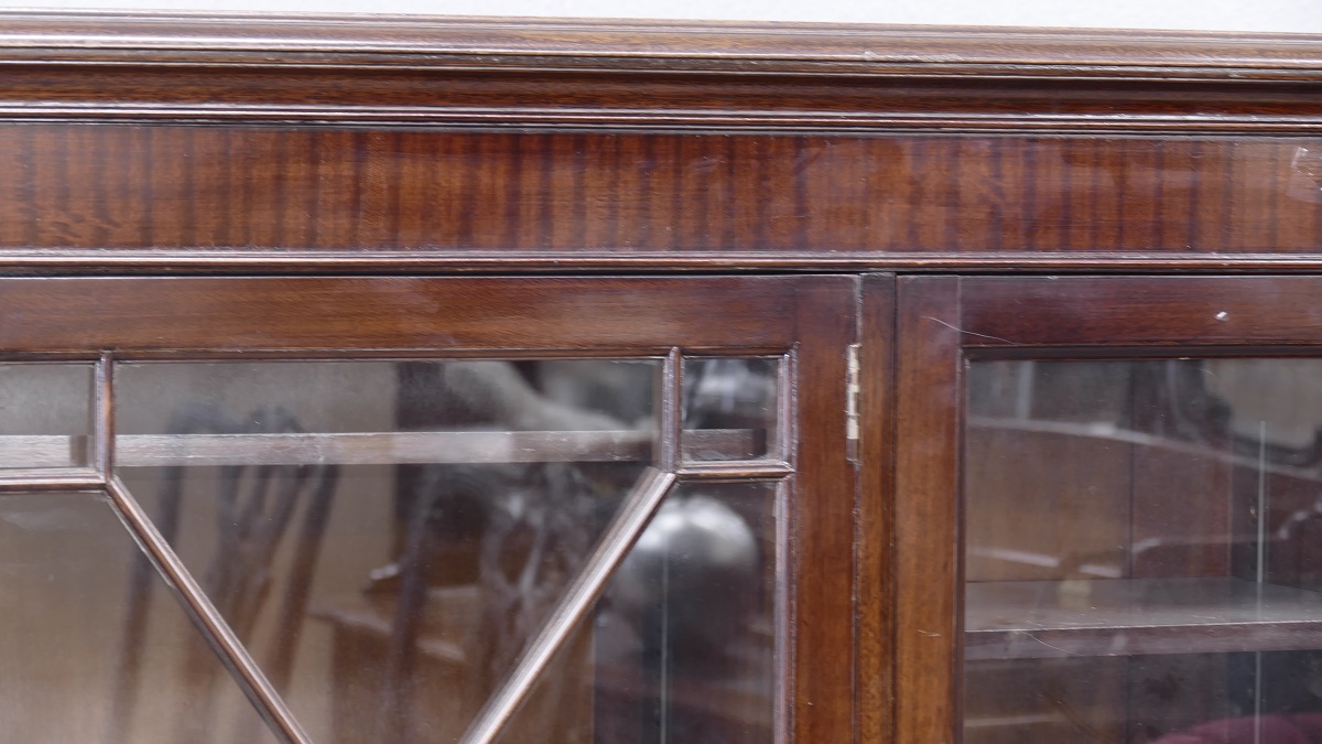Englische Vitrine Schrank Bücherschrank Vitrinenschrank Mahagoni Antik um 1890